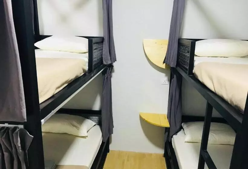 ホテル The Good Travelers Hostel   Kl Airport