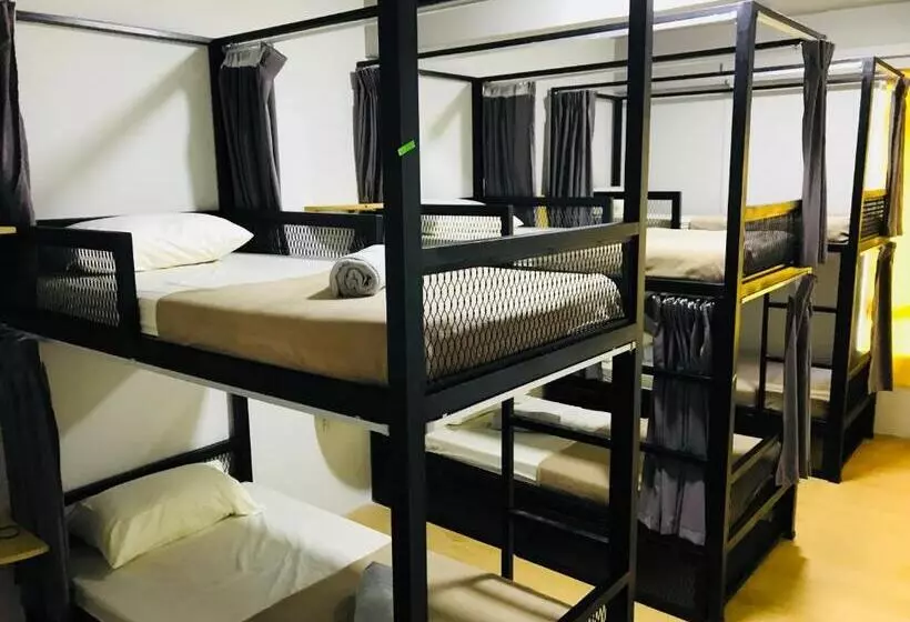 ホテル The Good Travelers Hostel   Kl Airport