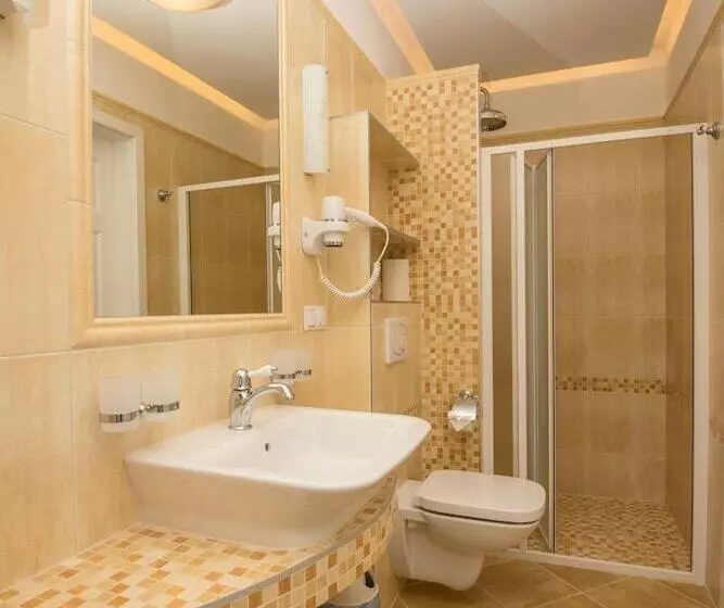 Hotelli Villa Casteria