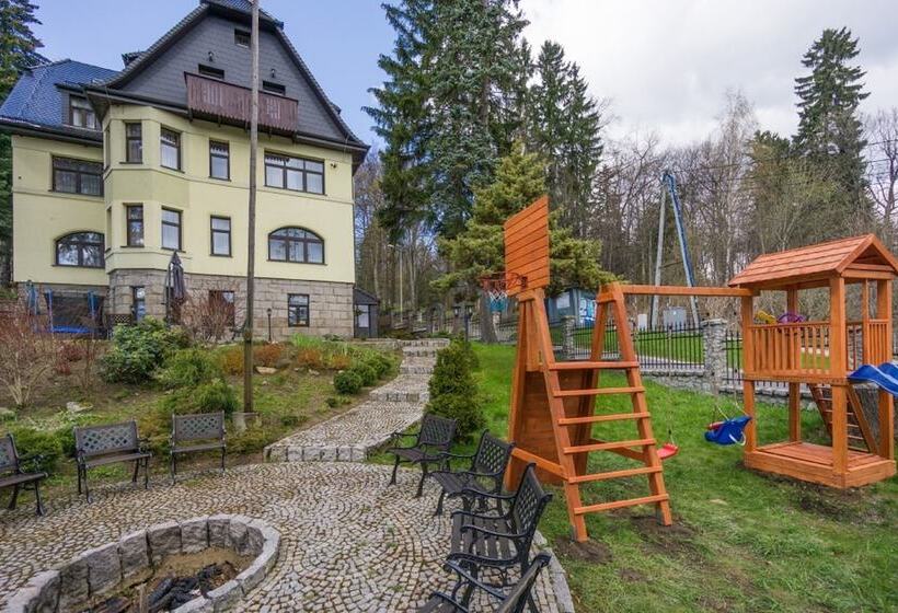 هتل Willa Słoneczna Róża Pobyt Ze śniadaniami