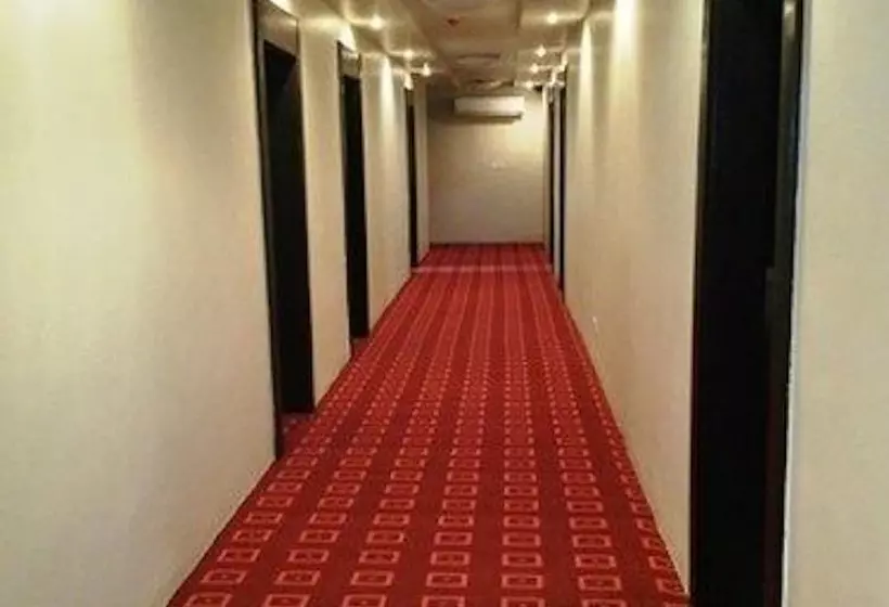 Oakspring Hotel & Luxury Suites