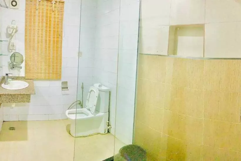 Oakspring Hotel & Luxury Suites