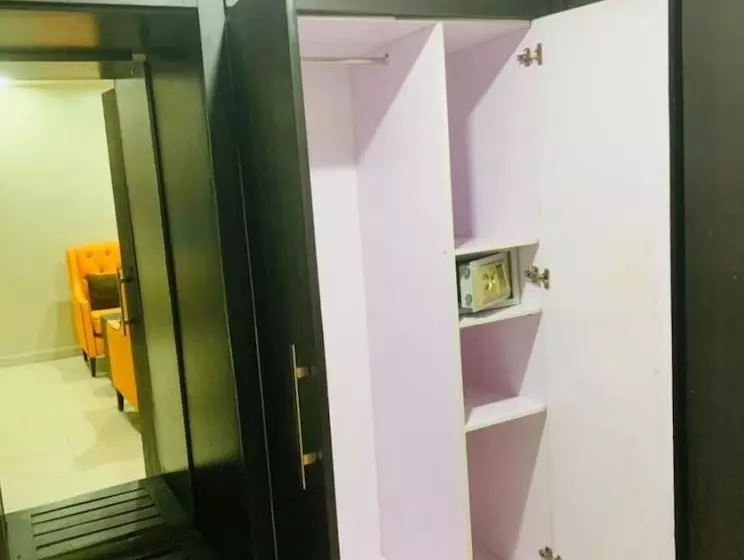 Oakspring Hotel & Luxury Suites