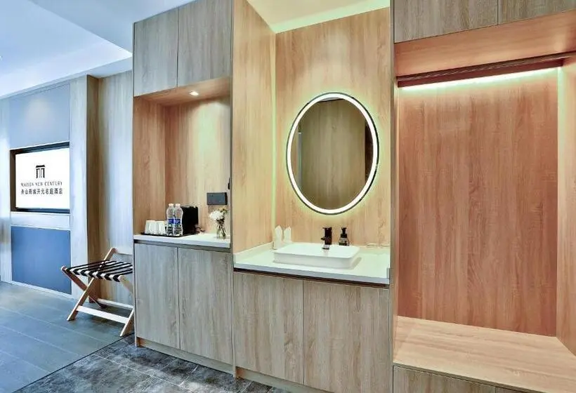 هتل Zhoushan Maison New Century