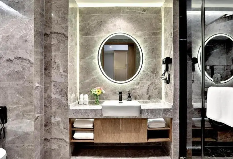 هتل Zhoushan Maison New Century