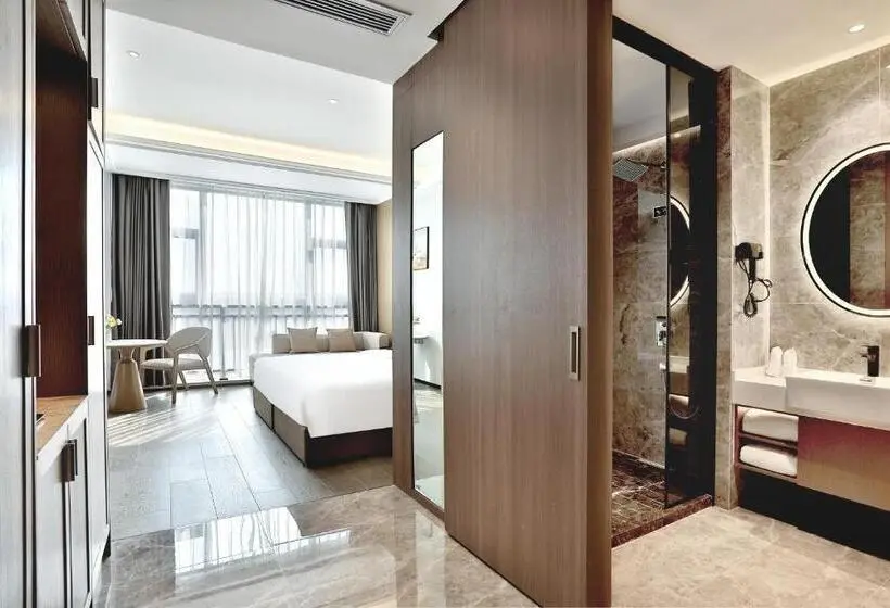 هتل Zhoushan Maison New Century