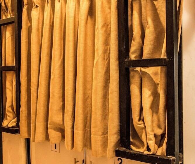 فندق Bunk Planet