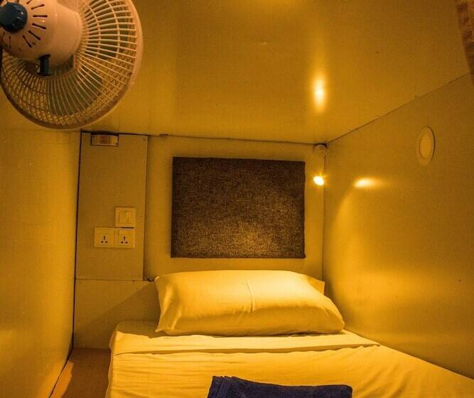 فندق Bunk Planet