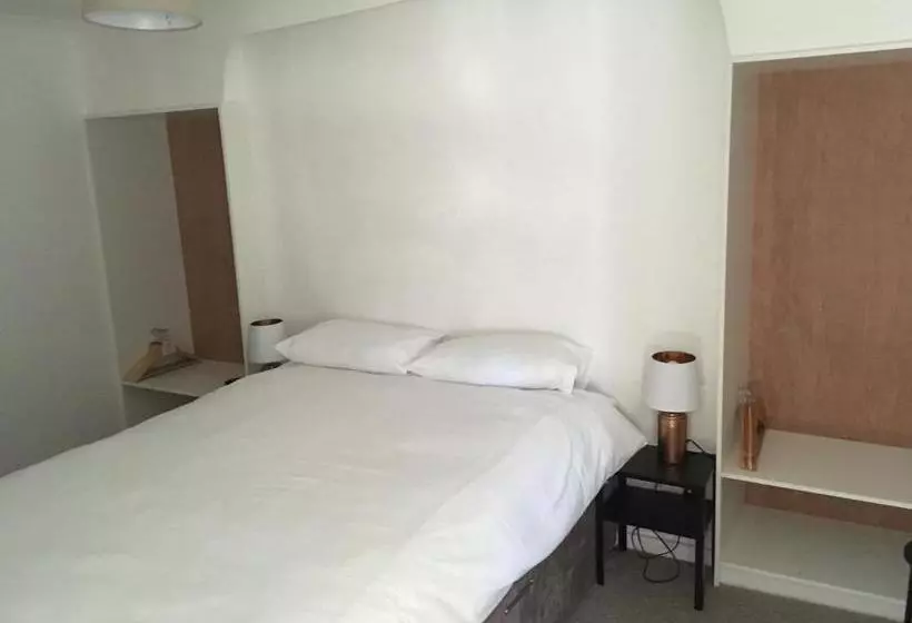 هتل Cambridge Water House Apartments