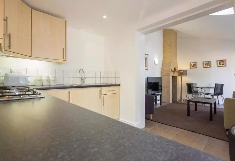 هتل Cambridge Water House Apartments