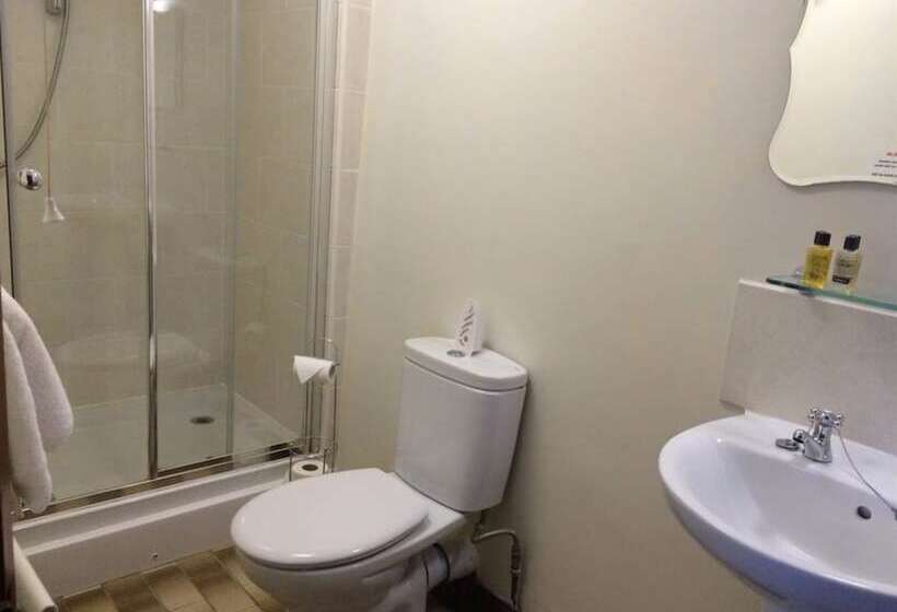 Отель The Fox & Hounds Inn