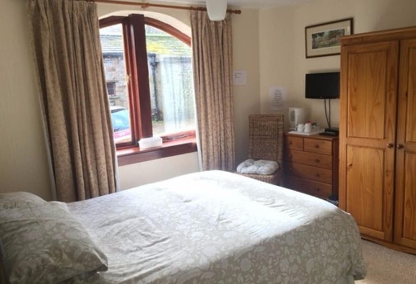 Отель The Fox & Hounds Inn