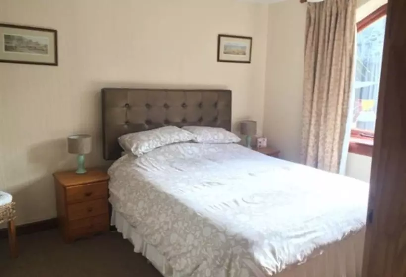 Hotelli The Fox & Hounds Inn