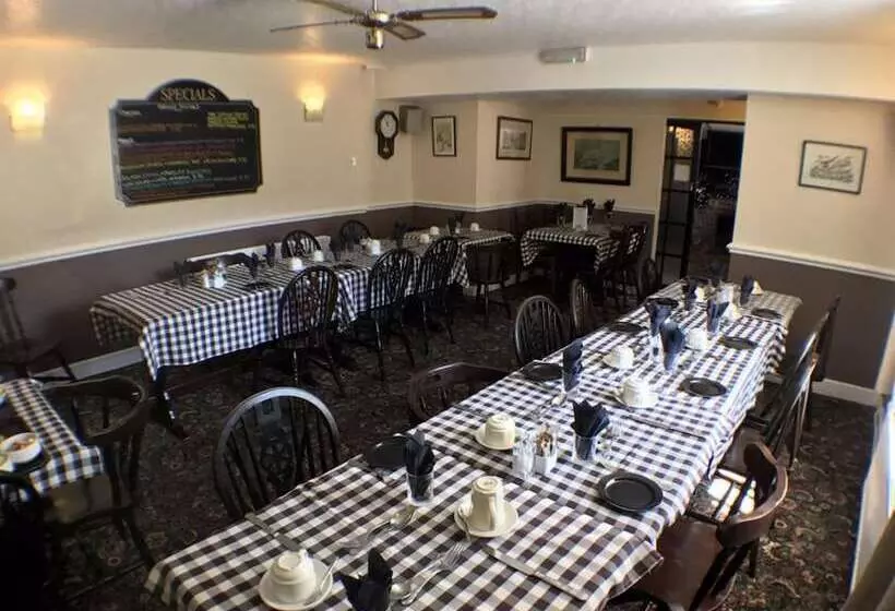 Hotelli The Fox & Hounds Inn