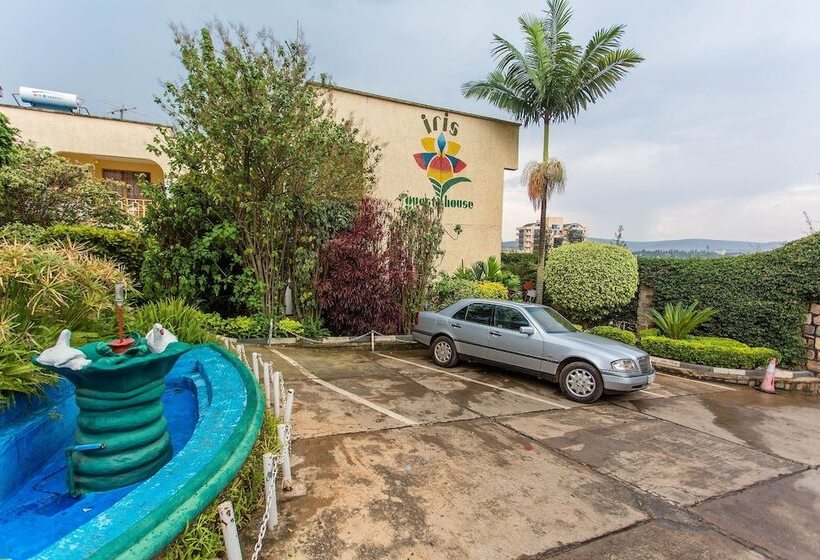 هتل Iris Guesthouse