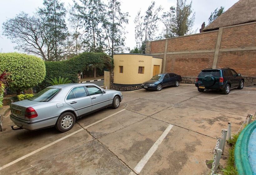 هتل Iris Guesthouse