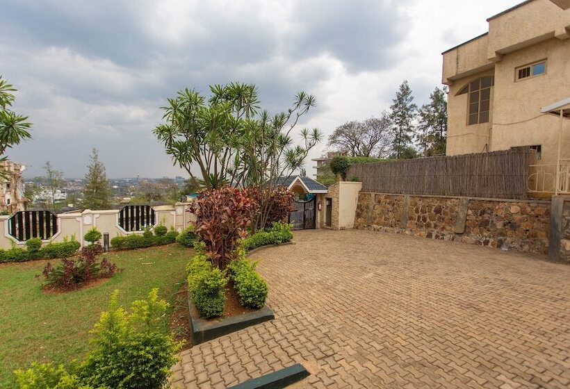 هتل Iris Guesthouse