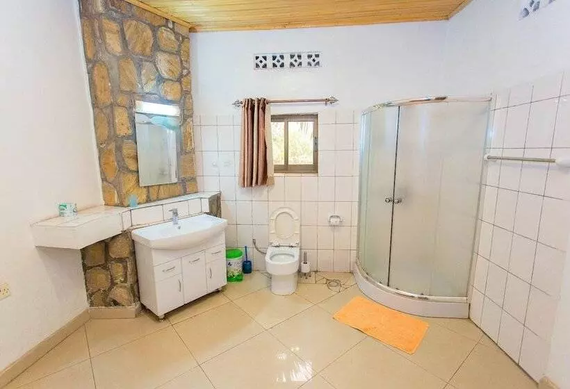هتل Iris Guesthouse