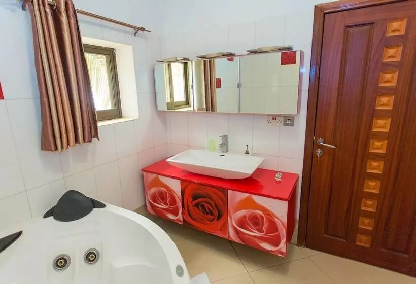 هتل Iris Guesthouse