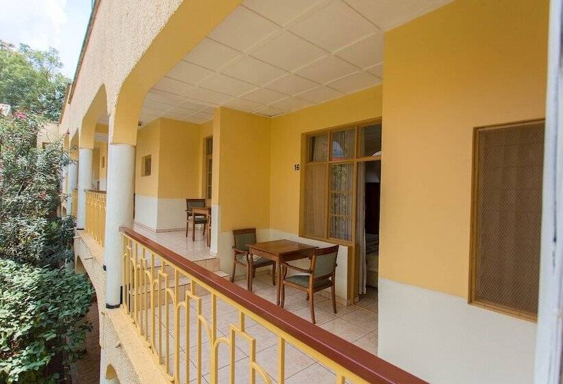 هتل Iris Guesthouse