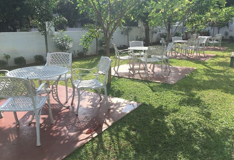 בית מלון כפרי Lavonka Tourist Rest