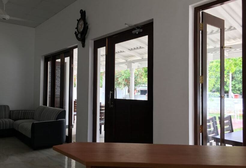 בית מלון כפרי Lavonka Tourist Rest