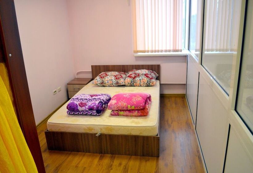 בית מלון כפרי Nerazluchniki   Hostel