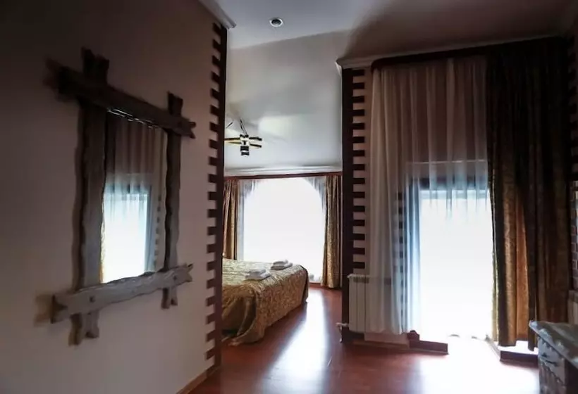 Hotelli Ohotnichia Usadba