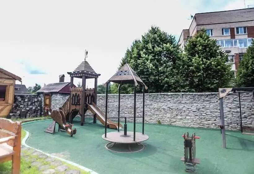 Hotelli Ohotnichia Usadba