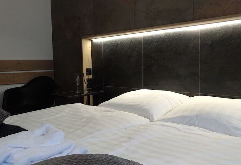 هتل People Red Square