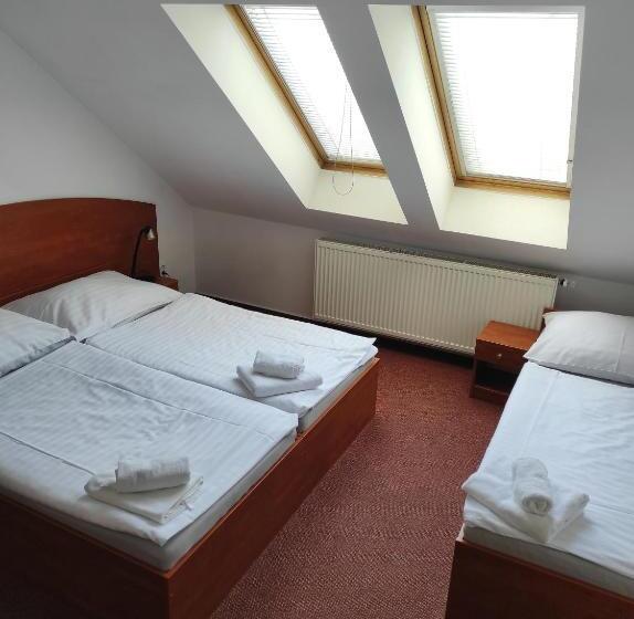 Hotel Restaurace A Penzion Garnet