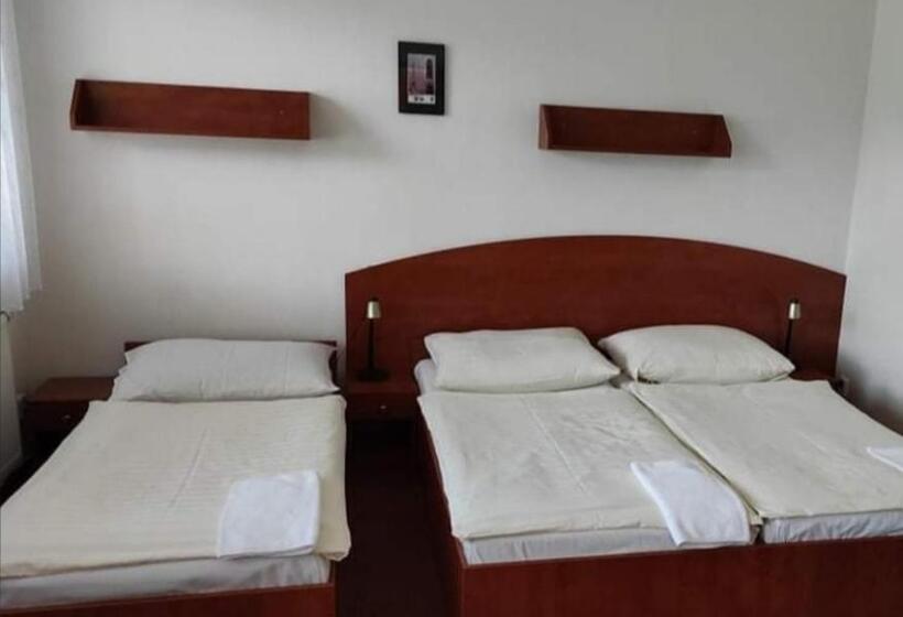 Hotel Restaurace A Penzion Garnet