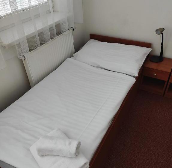 Hotel Restaurace A Penzion Garnet