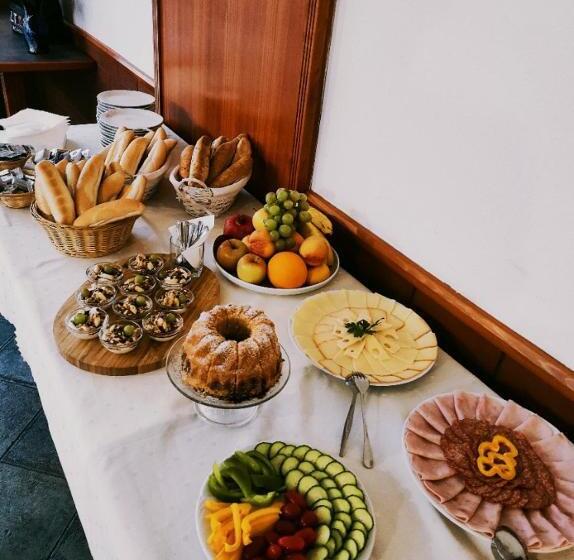 Hotel Restaurace A Penzion Garnet