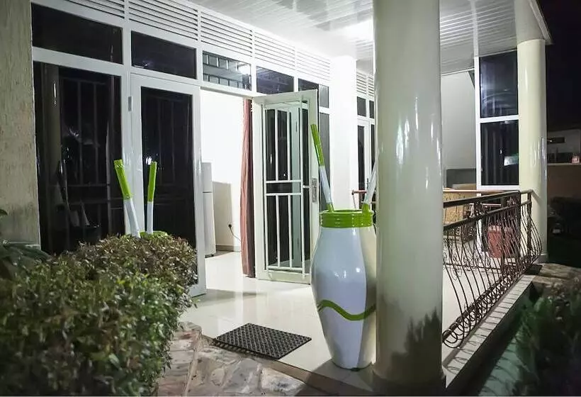 هتل St Augustine Apartment &