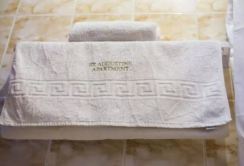 هتل St Augustine Apartment &