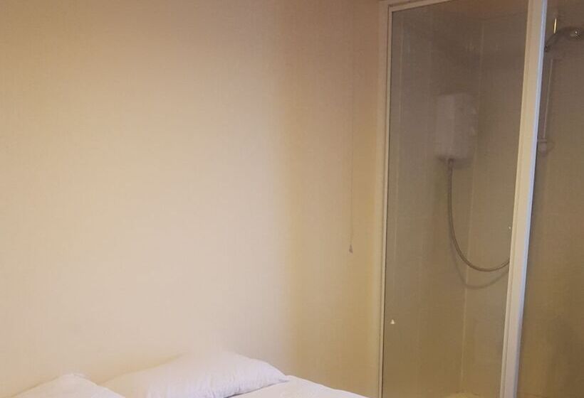 ホテル The Midland Inn