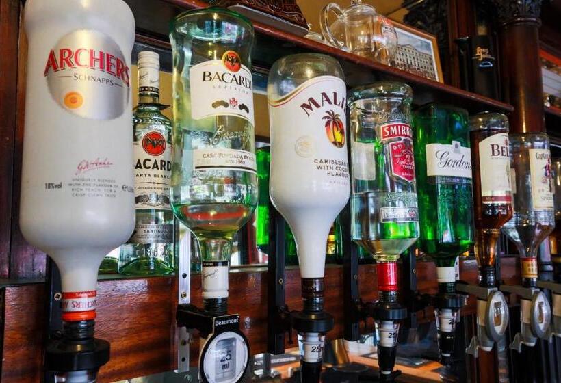 ホテル The Midland Inn