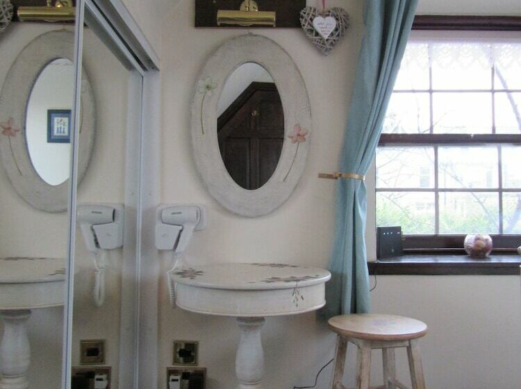 فندق The Old Coach House