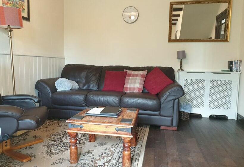 فندق The Old Coach House