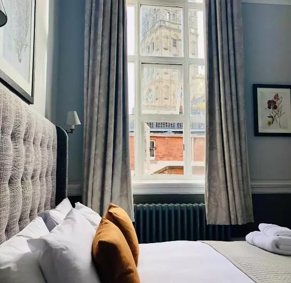 Hotelli The Old Coffee Tavern