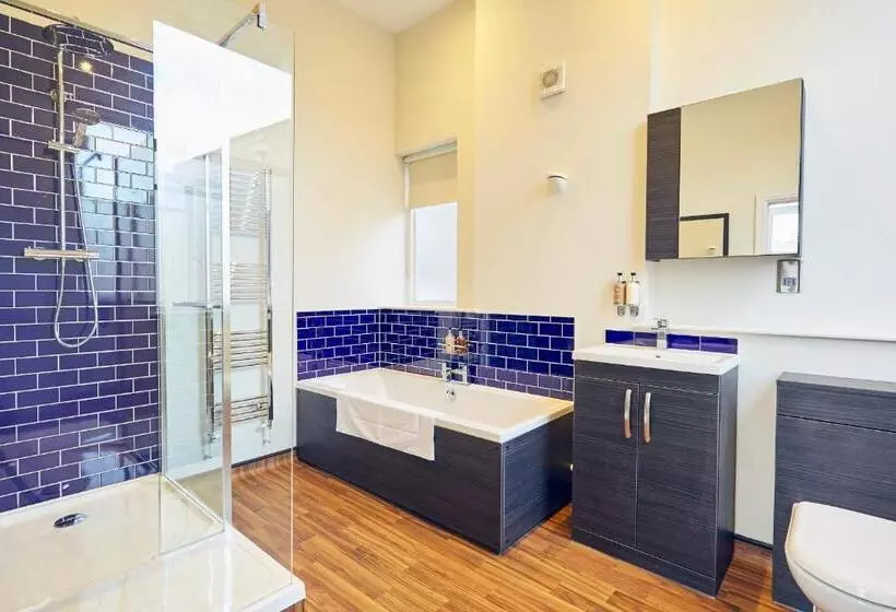 Hotelli The Old Coffee Tavern