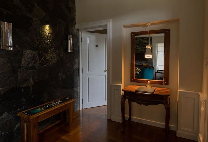 فندق The Tapherini Bungalow