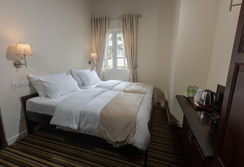 فندق The Tapherini Bungalow