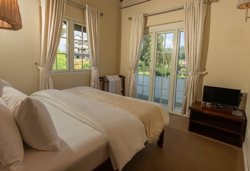 فندق The Tapherini Bungalow