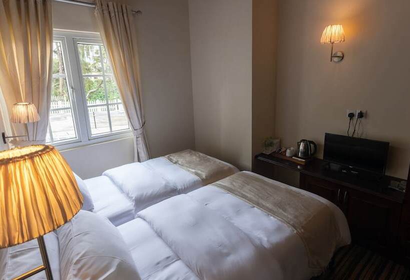 فندق The Tapherini Bungalow