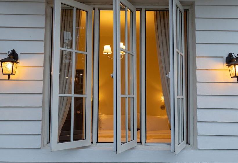 فندق The Tapherini Bungalow