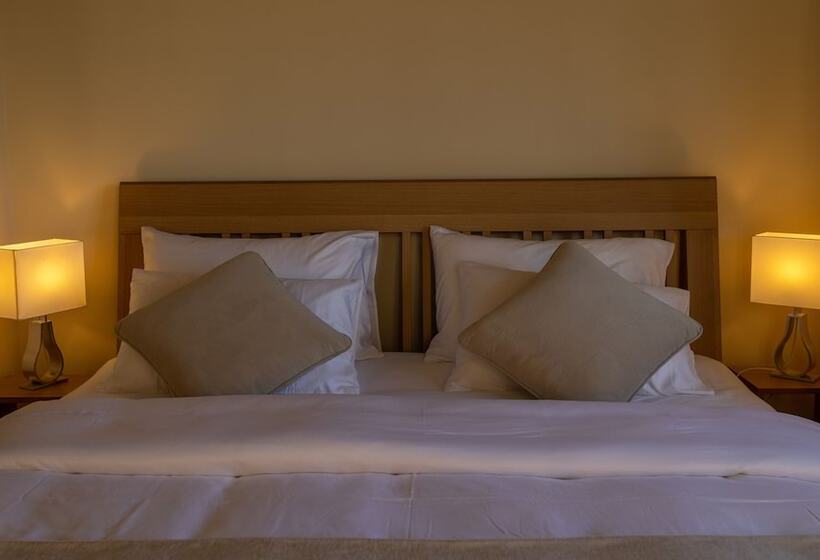 فندق The Tapherini Bungalow