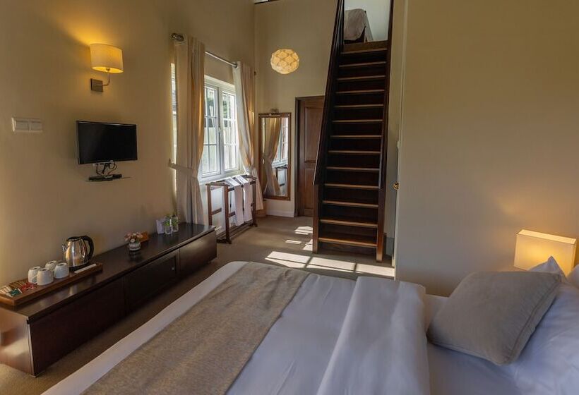 فندق The Tapherini Bungalow