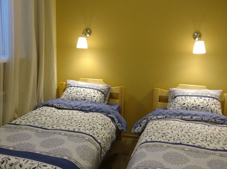 Hôtel V Ugliche   Hostel